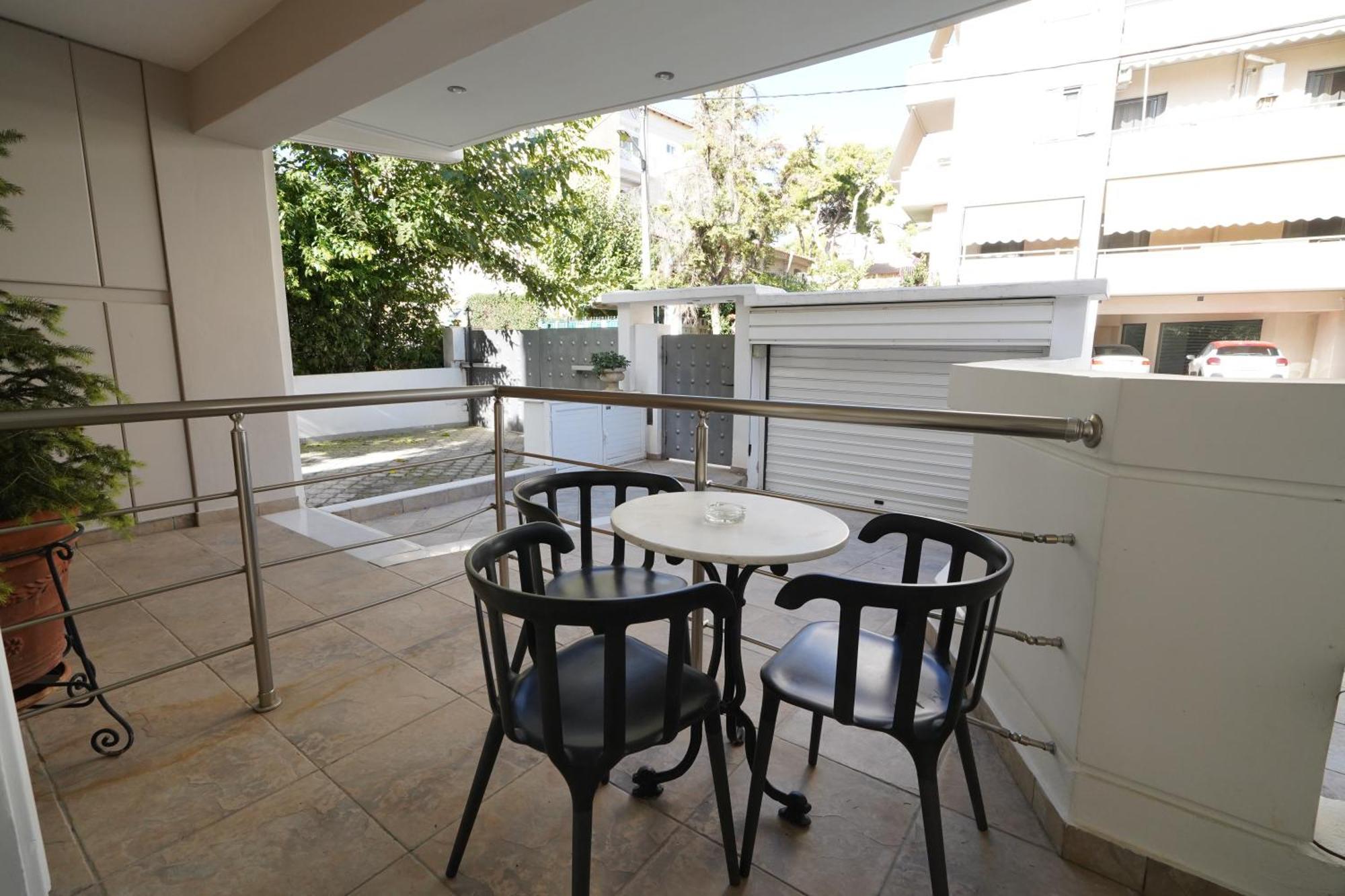 Garden Apartment Next To The Mall -Private Parking Athen Eksteriør bilde
